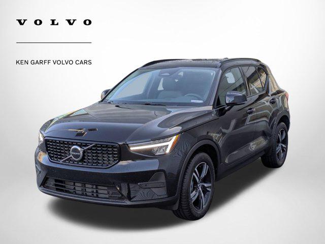 2026 Volvo XC40 Core, B5 AWD Gas (mild hybrid), Dark