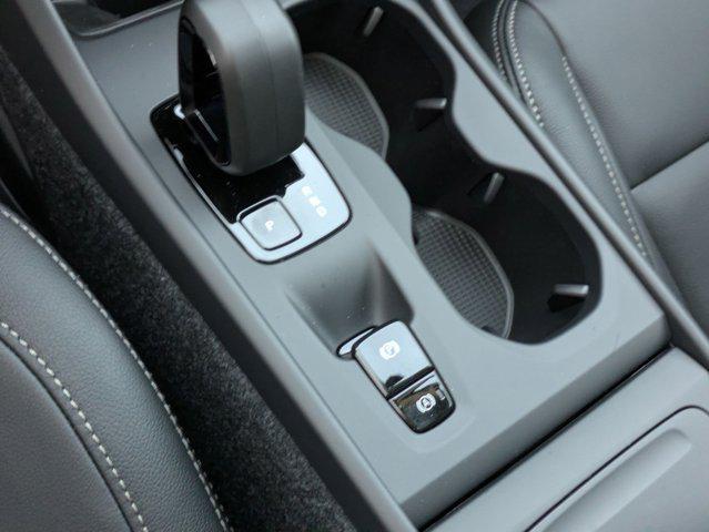 2026 Volvo XC40 Core, B5 AWD Gas (mild hybrid), Dark