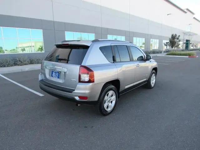 2017 Jeep Compass Latitude FWD