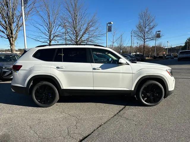 2026 Volkswagen Atlas SE with Technology