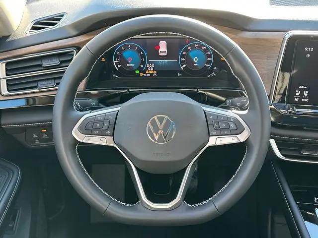 2026 Volkswagen Atlas SE with Technology