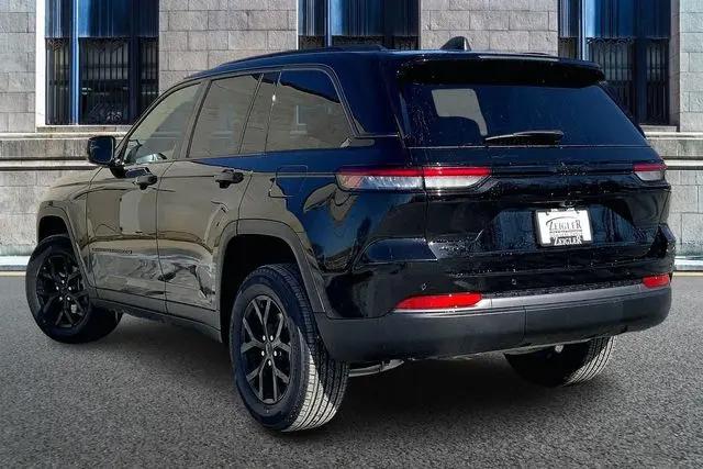 2026 Jeep Grand Cherokee Altitude 4x4