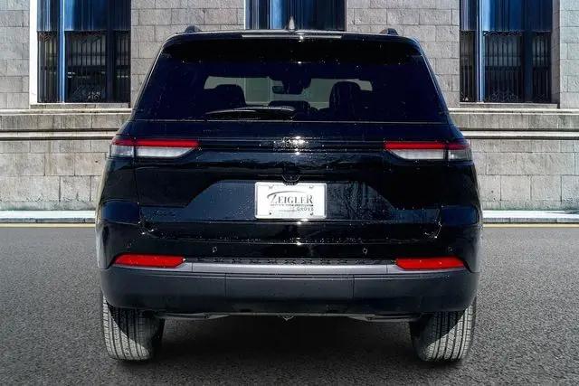 2026 Jeep Grand Cherokee Altitude 4x4
