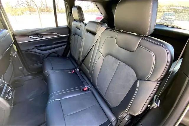 2026 Jeep Grand Cherokee Altitude 4x4