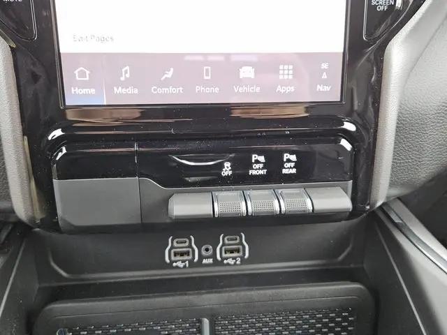 2026 Ram 1500 Laramie Crew Cab 4x4 5'7" Box
