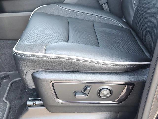 2026 Ram 1500 Limited Crew Cab 4x4 5'7" Box