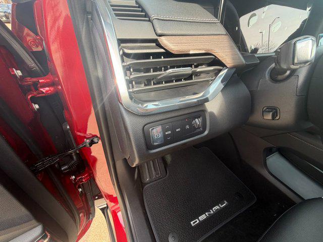 2026 GMC Acadia Denali AWD