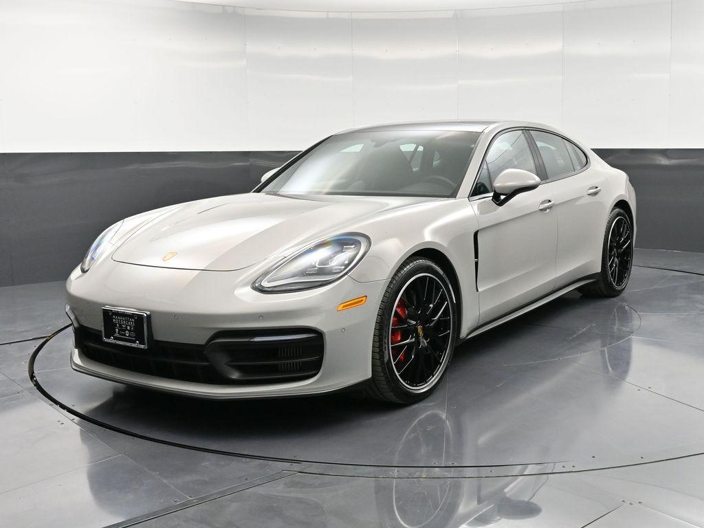 /2022 Porsche Panamera