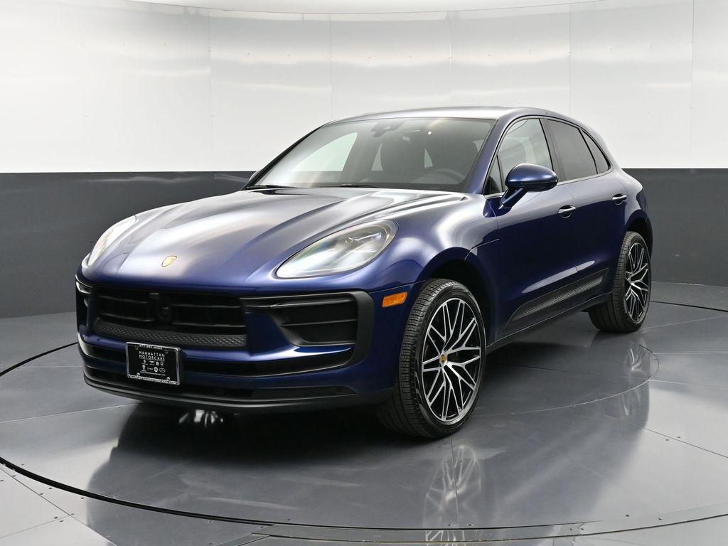 /2025 Porsche Macan