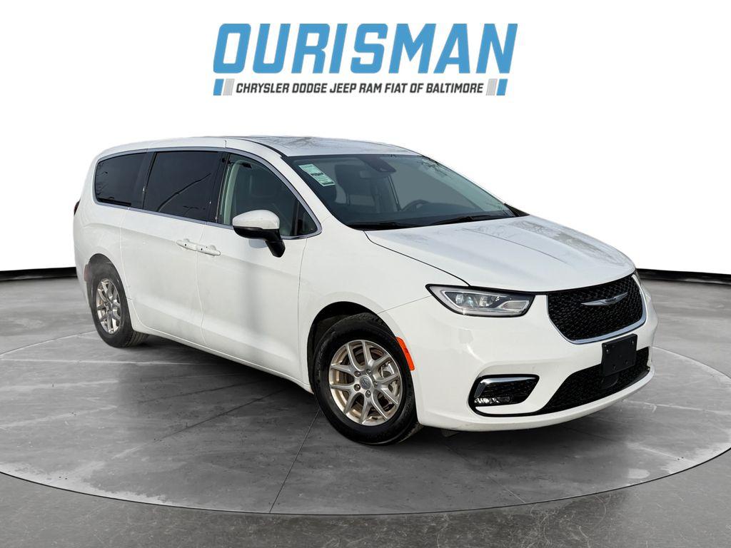 2023 Chrysler Pacifica Touring L