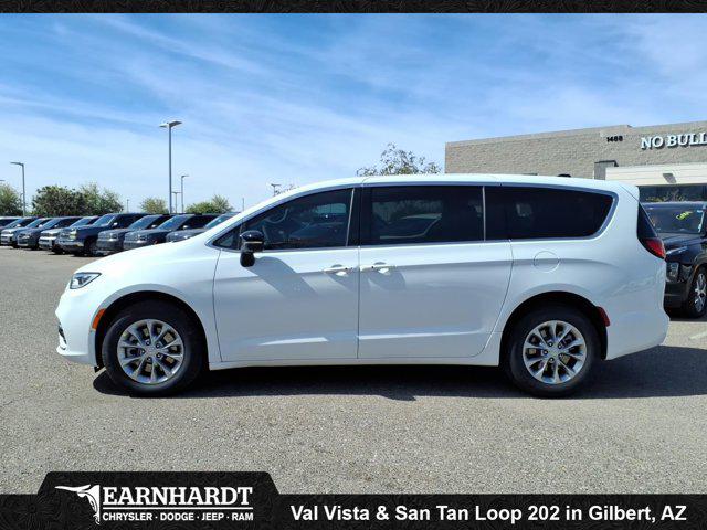 2026 Chrysler Pacifica Select AWD