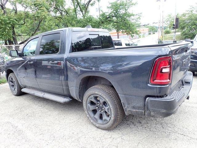 2026 RAM Ram 1500 RAM 1500 EXPRESS CREW CAB 4X4 57 BOX