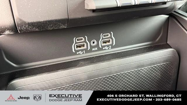 2026 Ram 1500 Express Crew Cab 4x4 57 Box