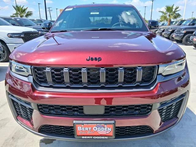 2026 Jeep Grand Cherokee Altitude 4x2