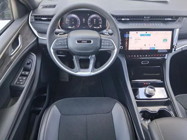 2026 Jeep Grand Cherokee Altitude 4x2