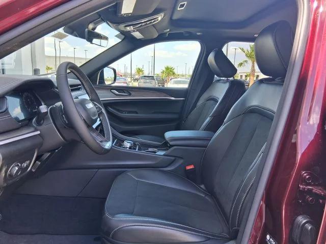 2026 Jeep Grand Cherokee Altitude 4x2