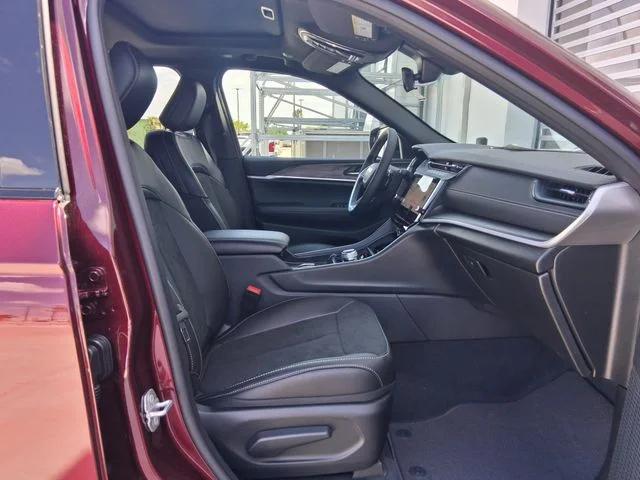 2026 Jeep Grand Cherokee Altitude 4x2