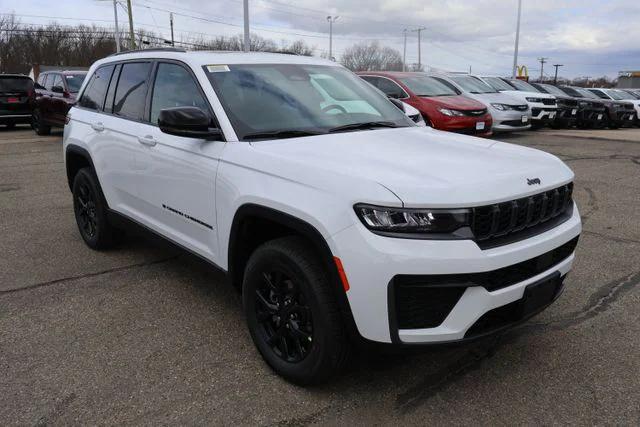 2026 Jeep Grand Cherokee GRAND CHEROKEE LAREDO ALTITUDE 4X4