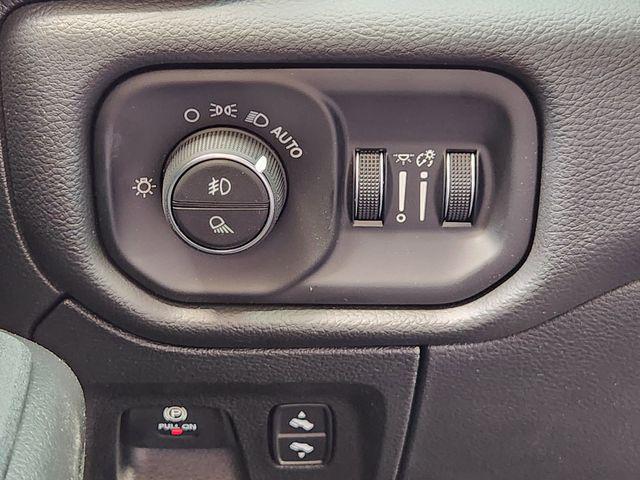 2026 Ram 1500 Lone Star Crew Cab 4x2 5'7" Box