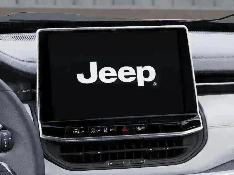 New 2026 Bright White Clear-Coat Exterior Paint Jeep Limited image 18