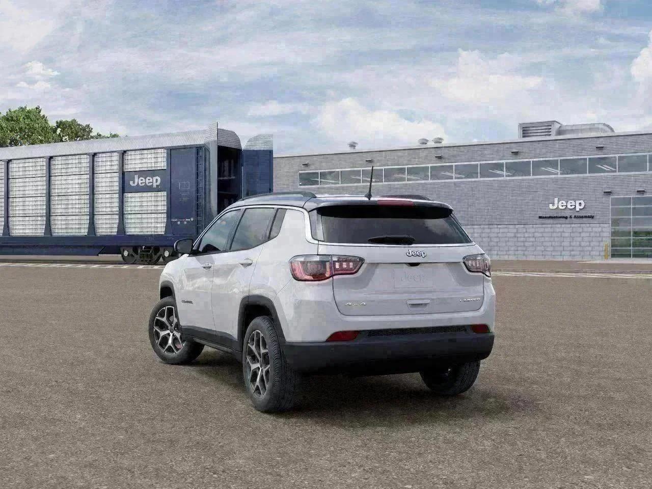New 2026 Bright White Clear-Coat Exterior Paint Jeep Limited image 29