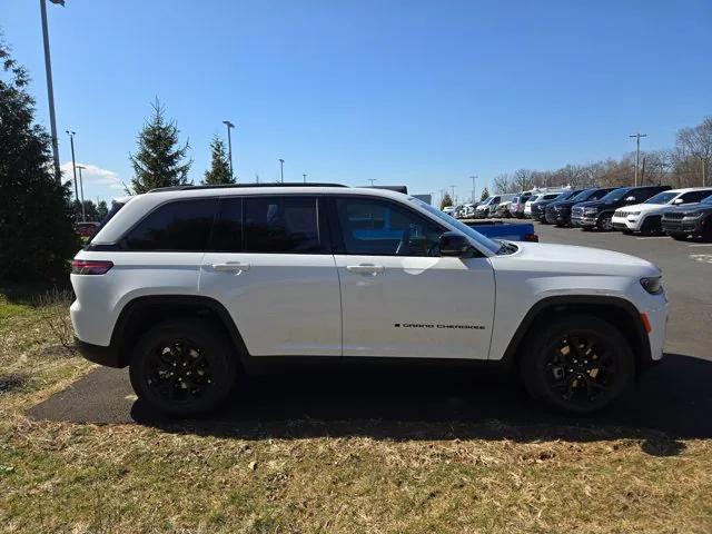 2026 Jeep Grand Cherokee GRAND CHEROKEE LAREDO ALTITUDE 4X4