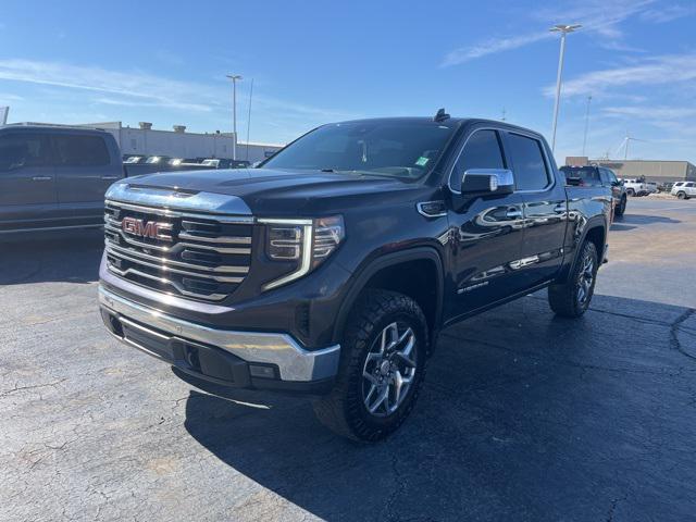 2022 GMC Sierra 1500 4WD Crew Cab Short Box SLT