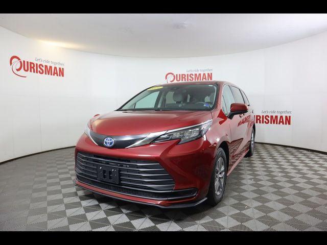 2024 Toyota Sienna LE