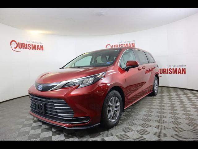2024 Toyota Sienna LE
