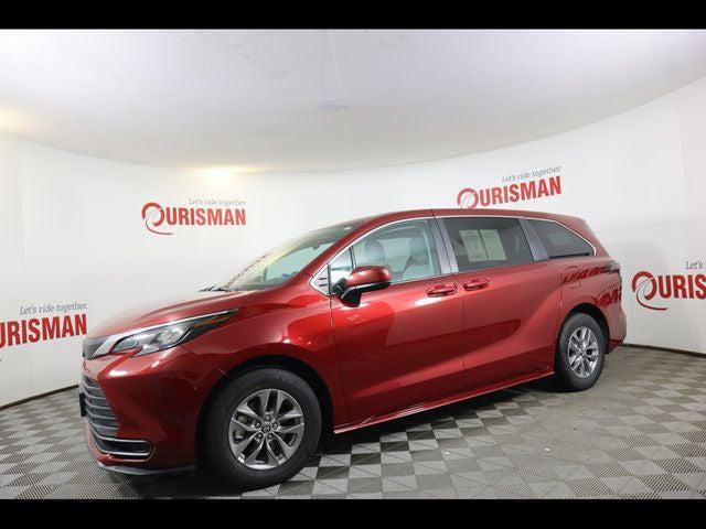 2024 Toyota Sienna LE