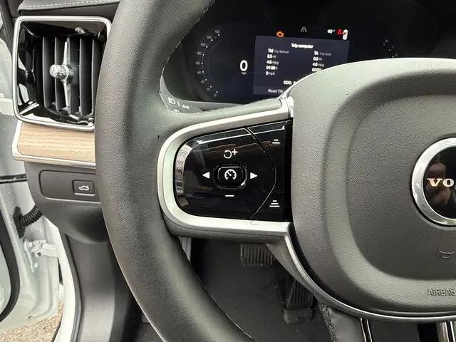 2026 Volvo XC90 Plus, B6 AWD Gas (mild hybrid), Gasoline, Bright, 7 Seats