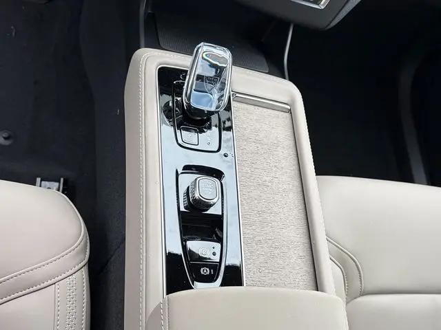 2026 Volvo XC90 Plus, B6 AWD Gas (mild hybrid), Gasoline, Bright, 7 Seats
