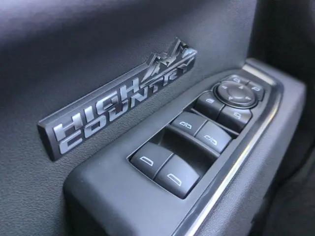 2026 Chevrolet Silverado 1500 4WD Crew Cab Short Bed High Country