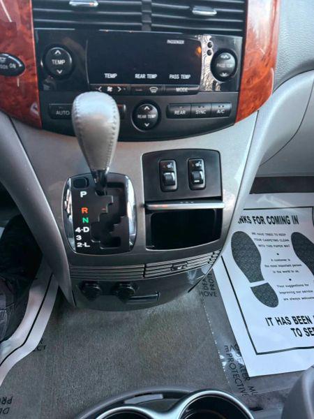 2010 Toyota Sienna XLE