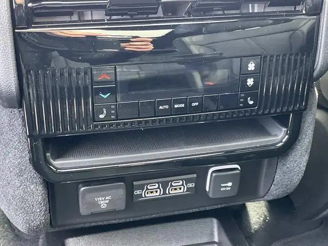 2026 Jeep Grand Wagoneer Limited Altitude 4x4