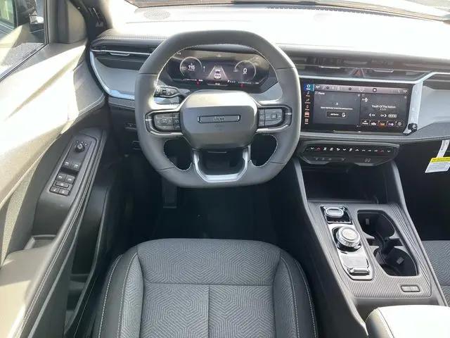 2026 Jeep Cherokee Laredo 4x4