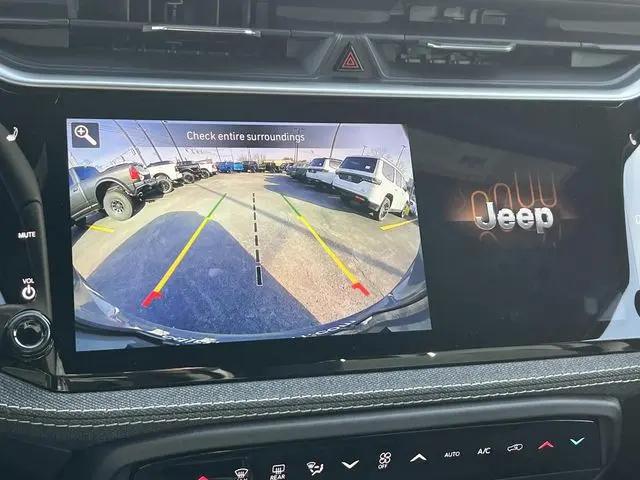 2026 Jeep Cherokee Laredo 4x4