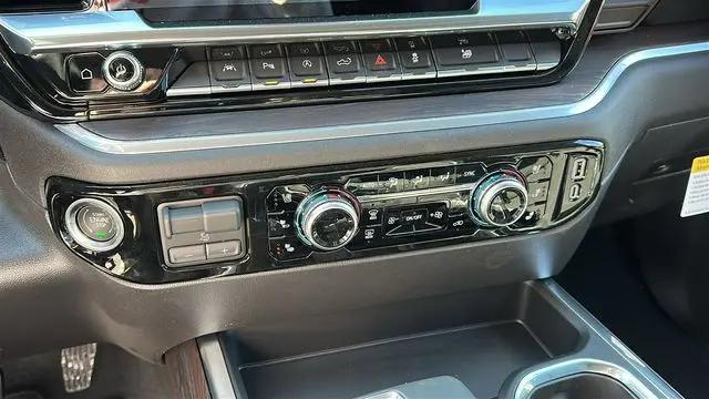 2026 GMC Sierra 1500 Crew Cab, Short Bed, SLT, 4WD