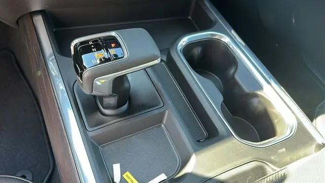 2026 GMC Sierra 1500 Crew Cab, Short Bed, SLT, 4WD