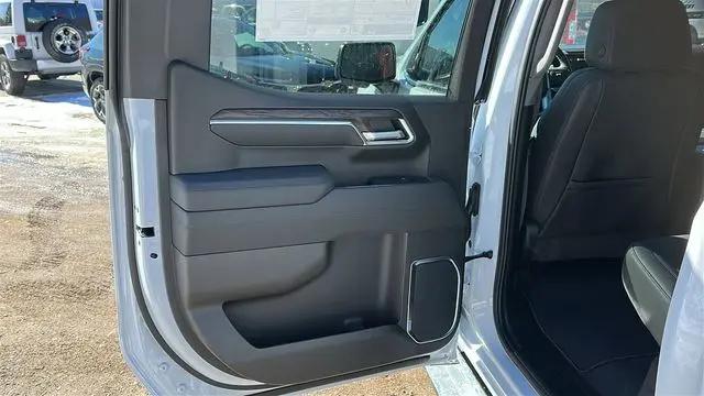 2026 GMC Sierra 1500 Crew Cab, Short Bed, SLT, 4WD