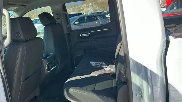 2026 GMC Sierra 1500 Crew Cab, Short Bed, SLT, 4WD