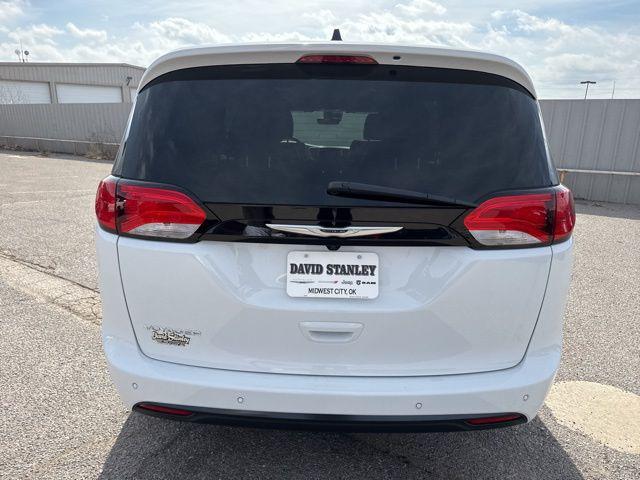 2026 Chrysler Voyager LX