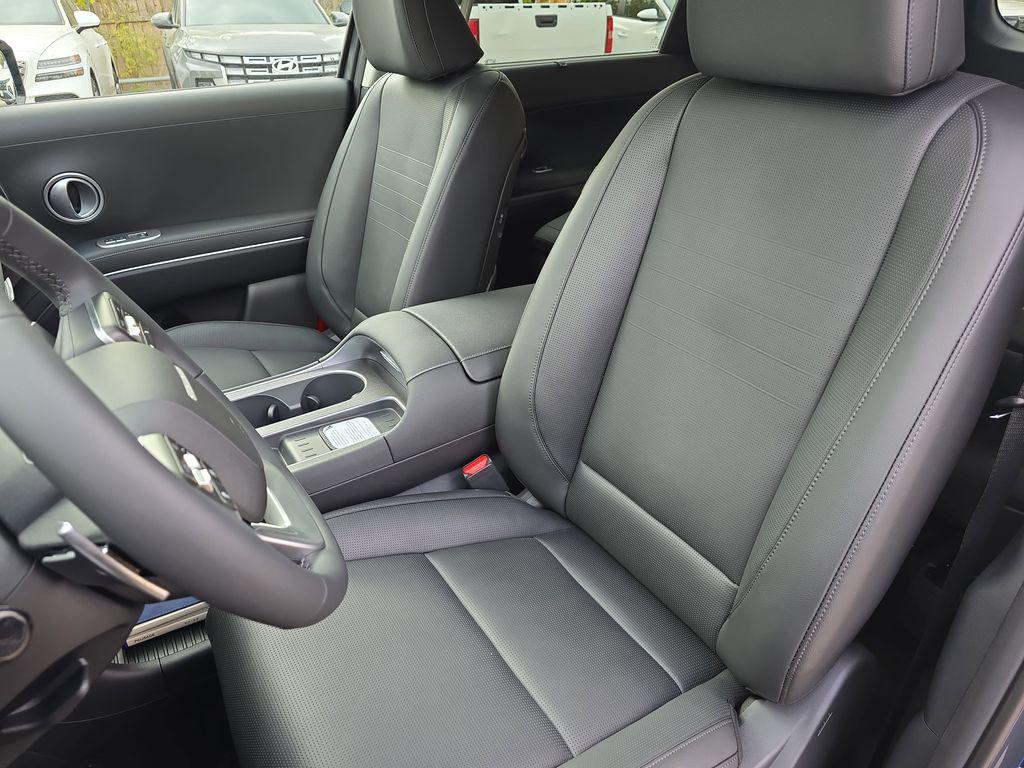 2026 Hyundai Palisade Limited - Photo 16