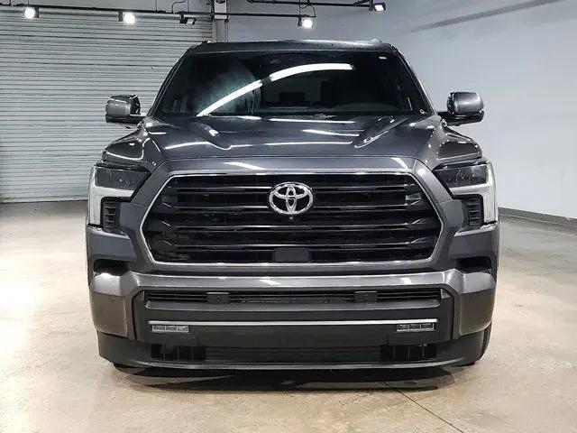 2025 Toyota Sequoia SR5