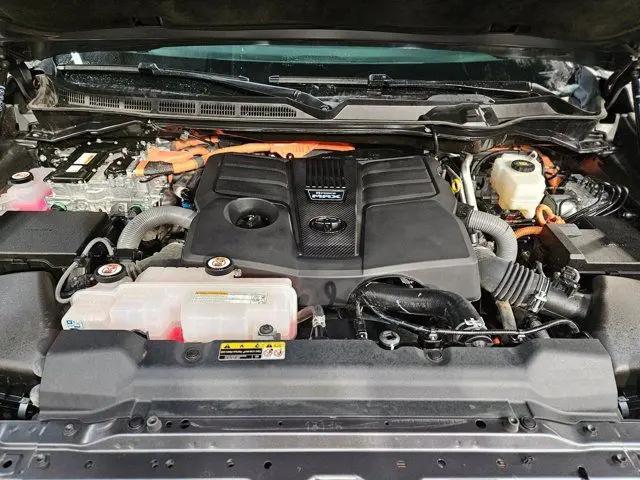2025 Toyota Sequoia SR5