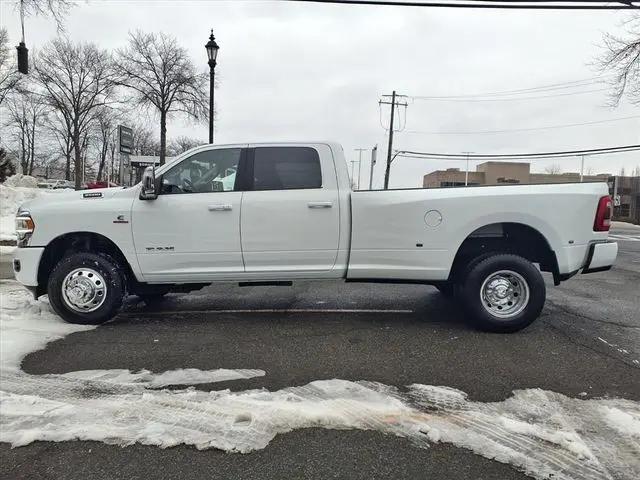 2024 Ram 3500 Laramie Crew Cab 4x4 8' Box