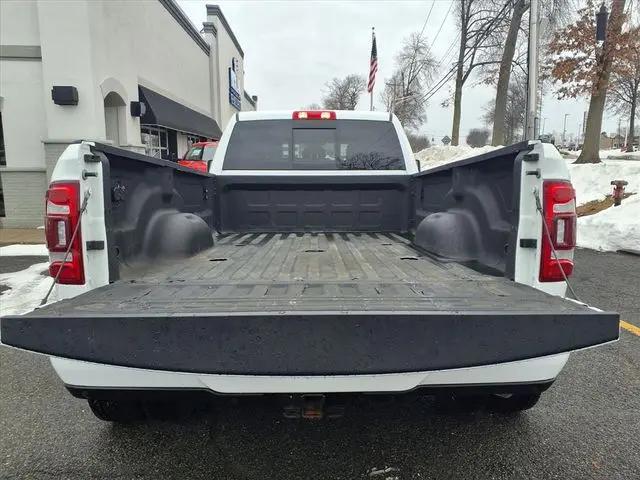 2024 Ram 3500 Laramie Crew Cab 4x4 8' Box