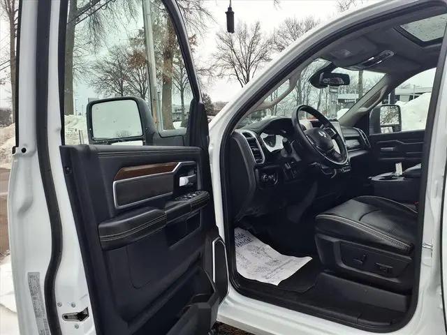 2024 Ram 3500 Laramie Crew Cab 4x4 8' Box