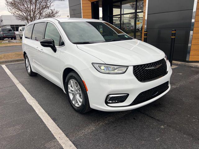 2026 Chrysler Pacifica Select for sale in Jacksonville, NC
