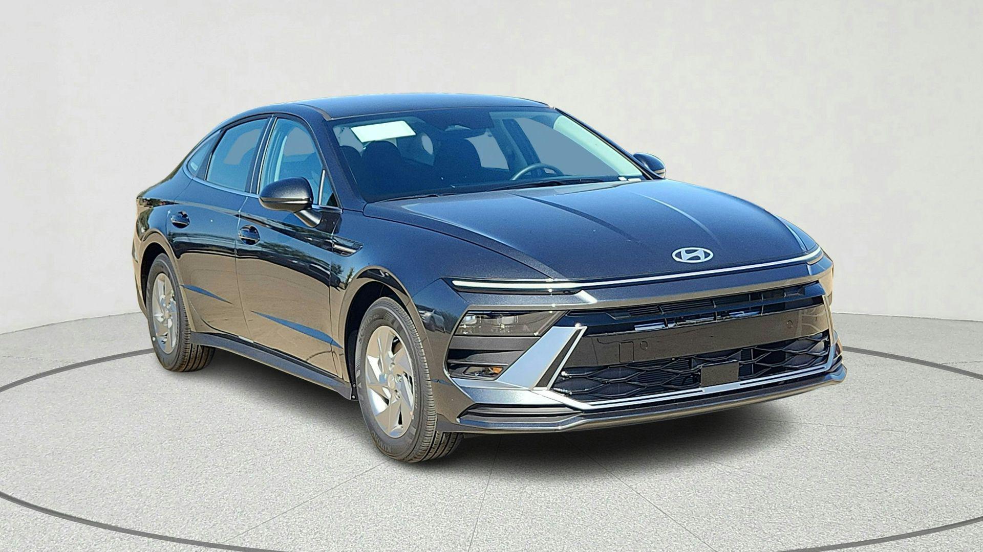 2026 Hyundai Sonata SE's photo